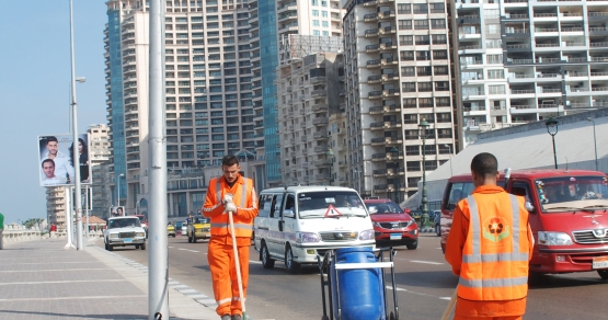 الكنس اليدوى للشوارع الرئيسية والفرعية