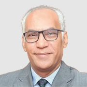 أستاذ / محمد حسن فرغلى